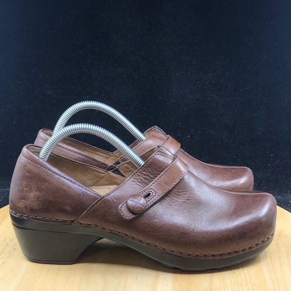 Dansko SOLSTICE Brown Leather Button Strap Professional Clogs Sz 41 / 10.5-11 - Picture 6 of 9